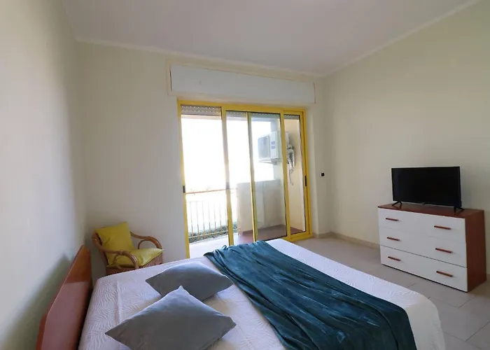 Apartment Casa Fedra, By The Sea In